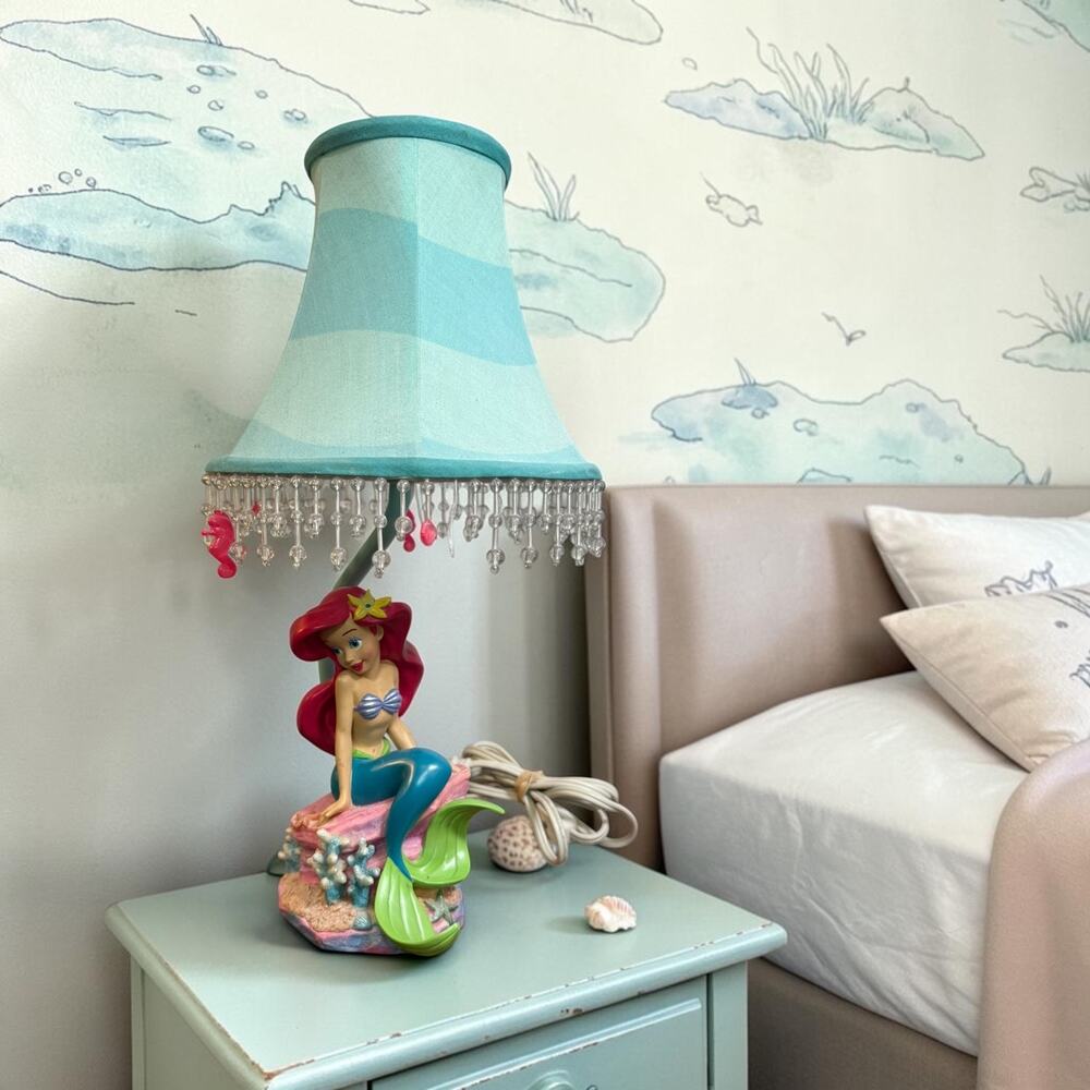 Disney Little Mermaid Resin Nightstand Table Lamp With Shade WORKS *Damaged*